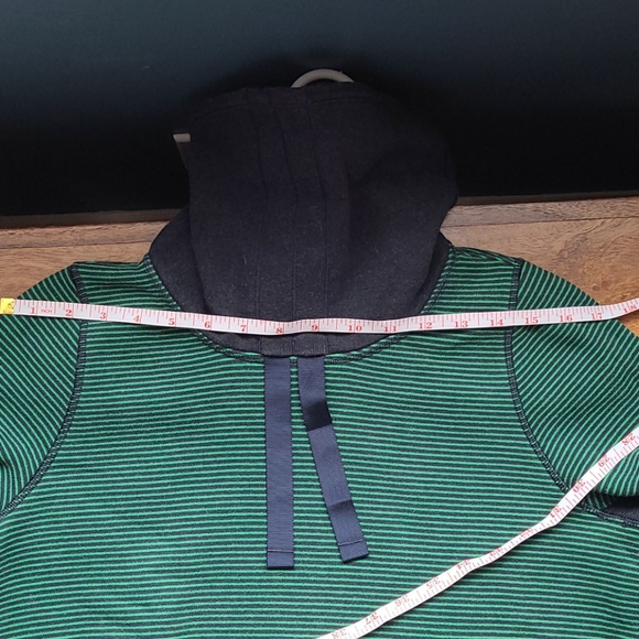 Lululemon Avenue Pullover - Picture 11 of 11